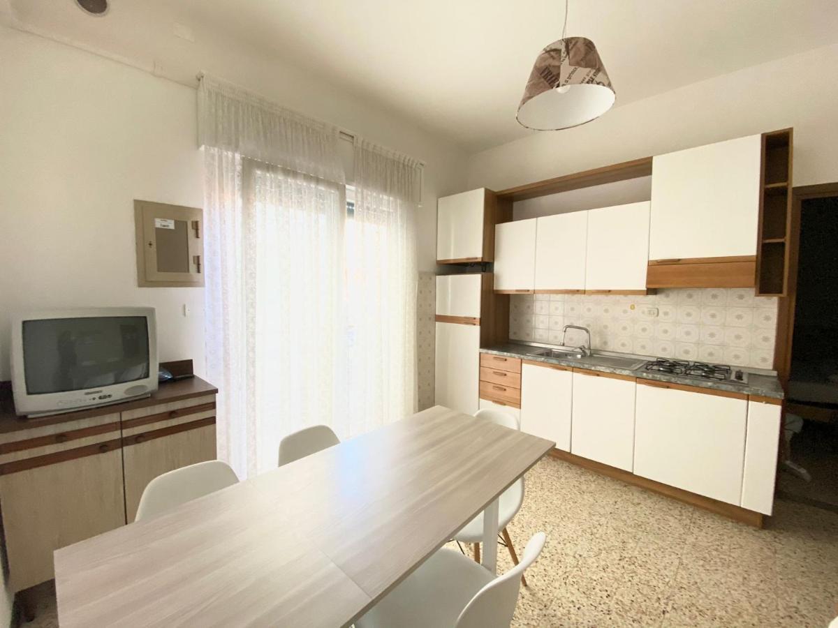 Euroresidence - Piazza Mazzini- 30 Mt Dal Mare - Immobil Relax Lido di Jesolo Zewnętrze zdjęcie